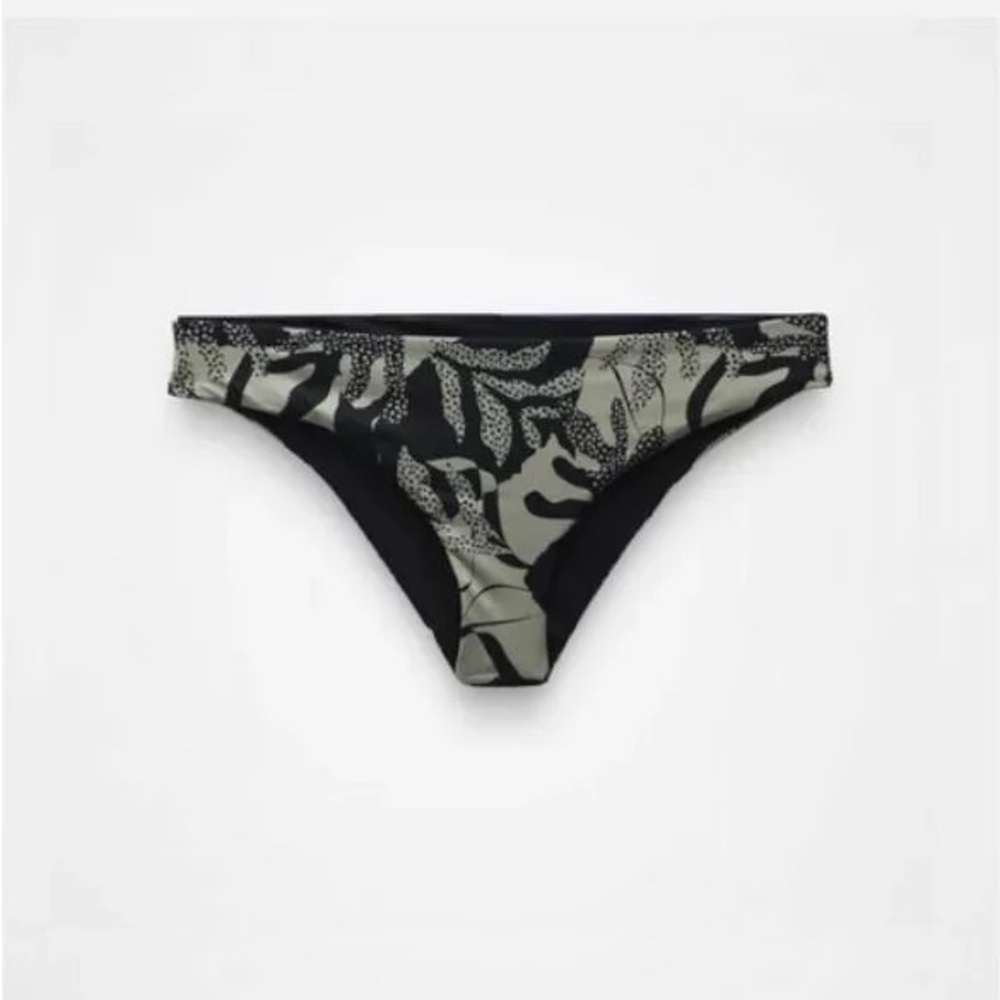 06P.- Prana Gemma Reversible Bottom. Size XL